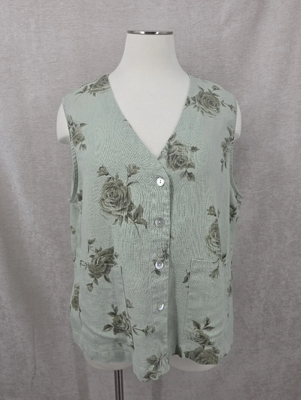 Vintage Linen Sleeveless Sage Green Floral Button-Front Vest Sleeveless Top